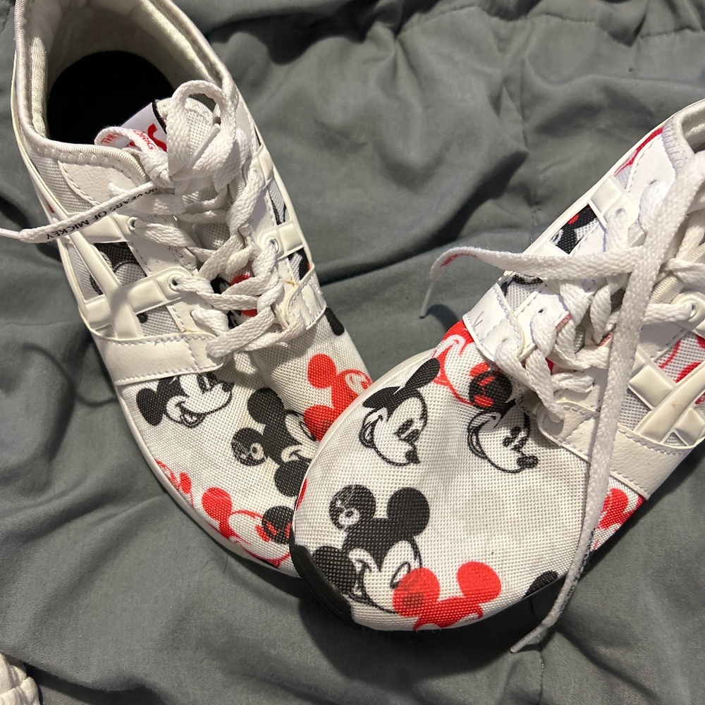 Gently Used Mickey Mouse ASICS 90 years of Mickey women’s 5